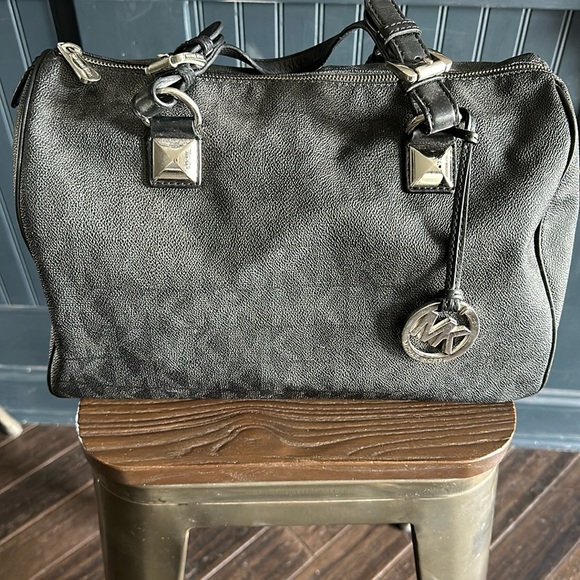 ‼️SOLD‼️Black Grayson Michael Kors Handbag - Picture 2 of 15